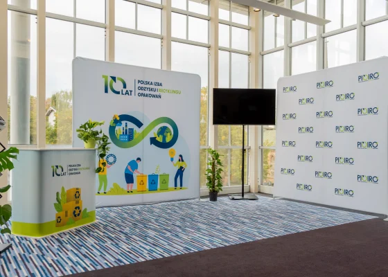 pioiro-stoisko2-scaled